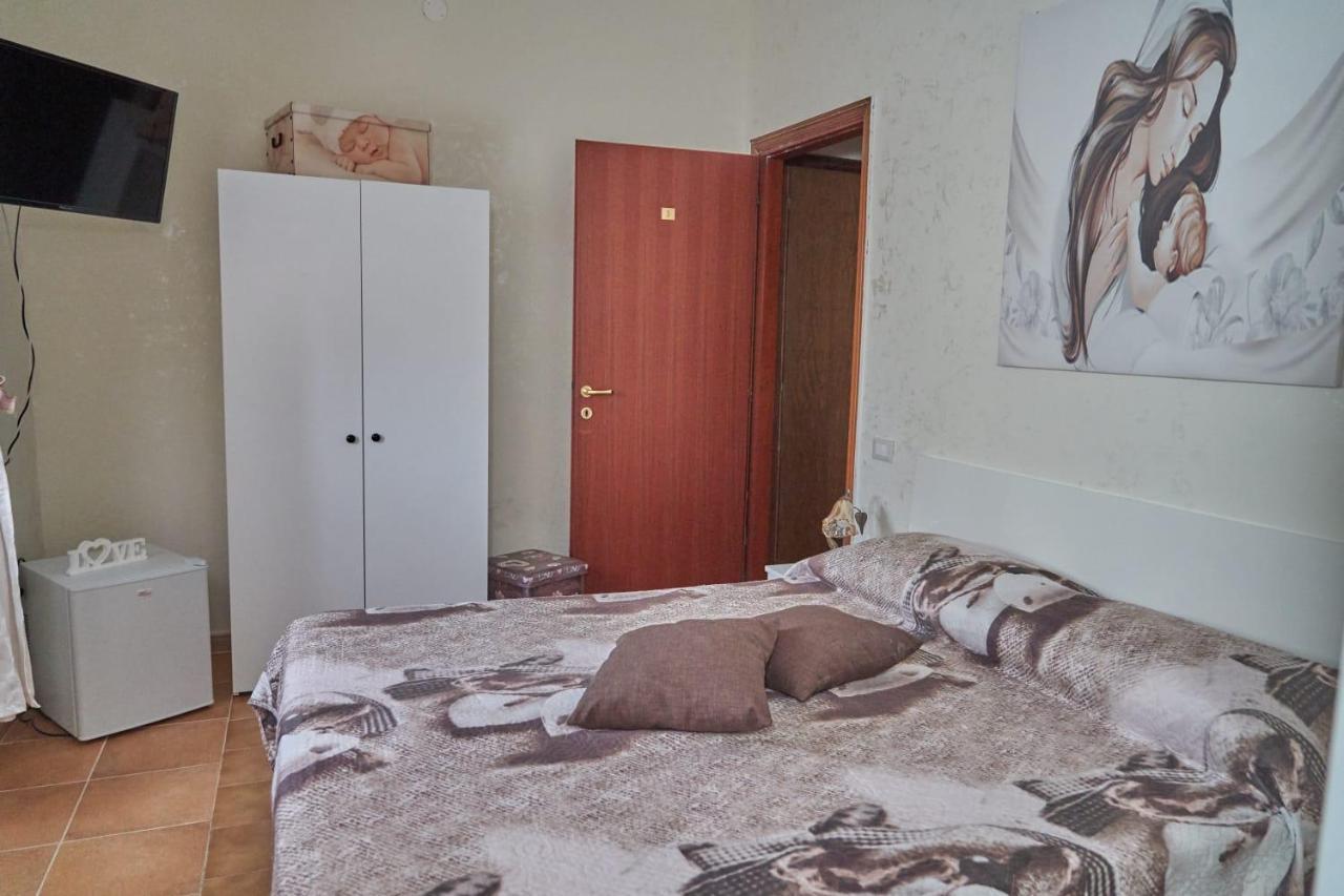 Le Stanze Di Ricci - Affittacamere Low Cost Lesina Exterior foto
