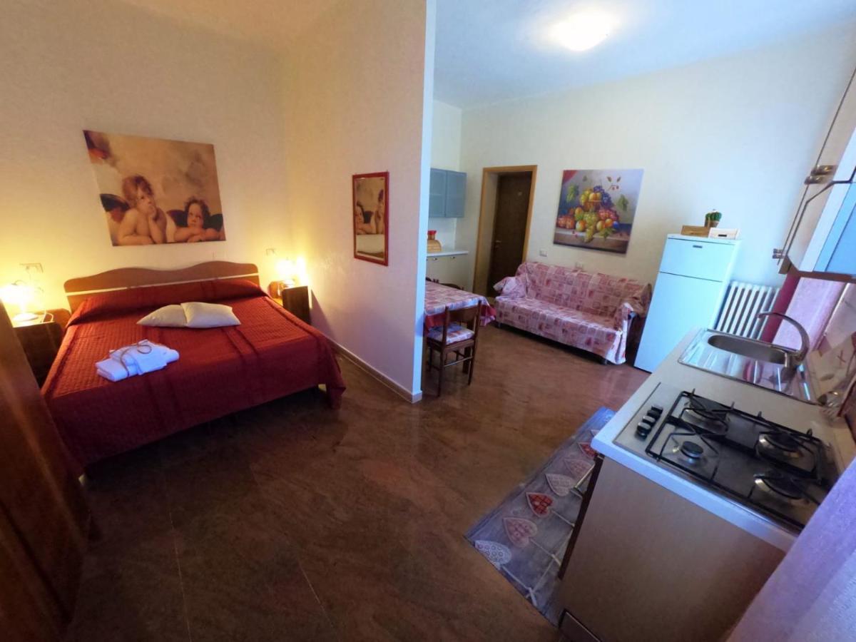 Le Stanze Di Ricci - Affittacamere Low Cost Lesina Exterior foto