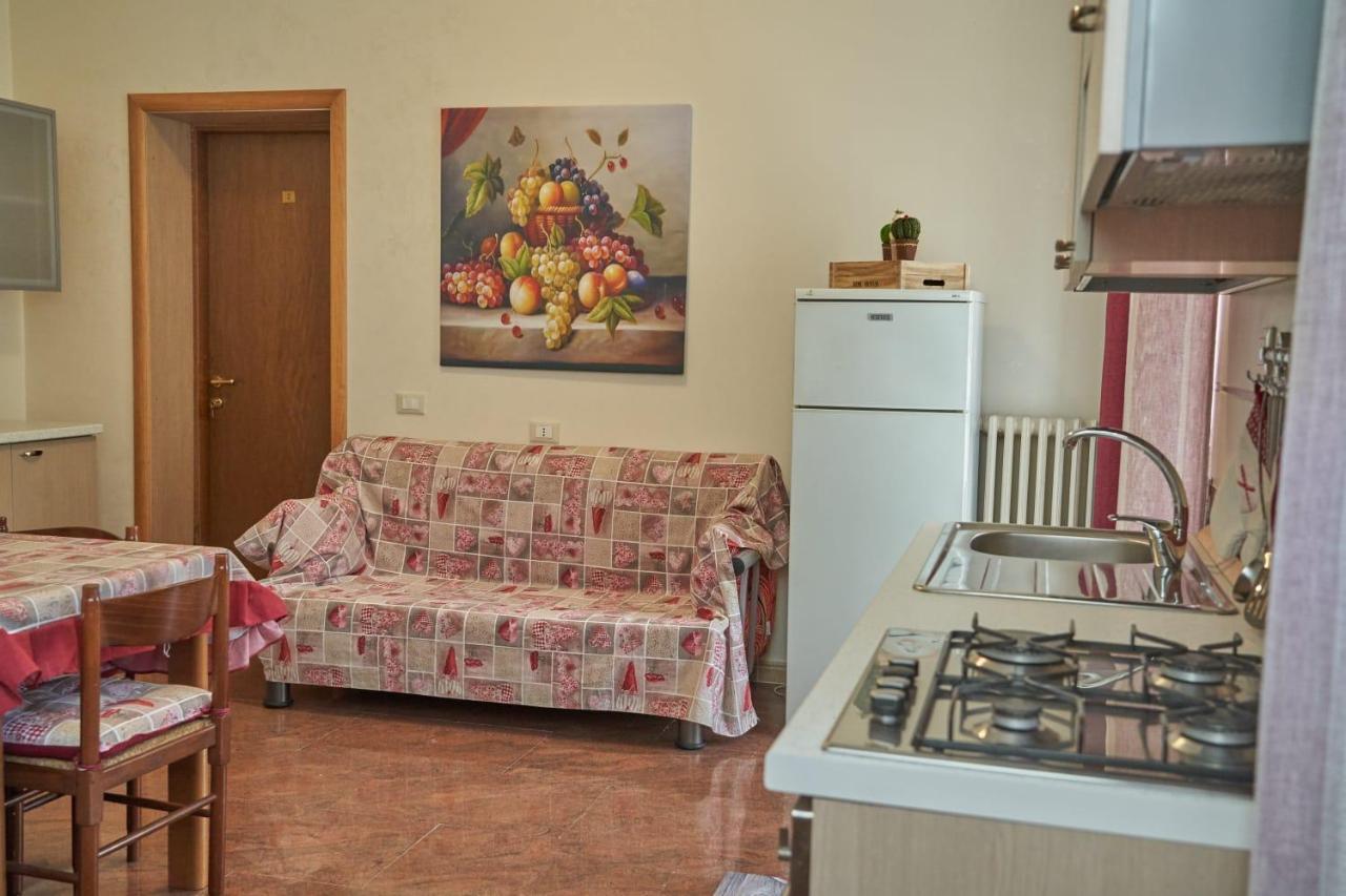 Le Stanze Di Ricci - Affittacamere Low Cost Lesina Exterior foto